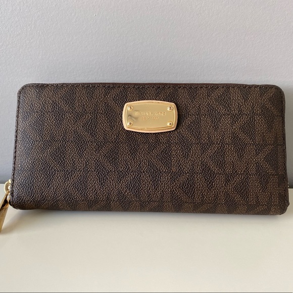 Michael Kors large logo brown Continental Wallet with wristlet strap - Picture 8 of 9